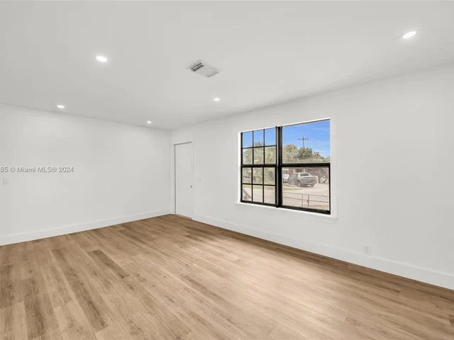 11 NE 17th Ave, Boynton Beach FL 33435