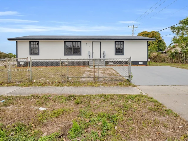 11 NE 17th Ave, Boynton Beach FL 33435