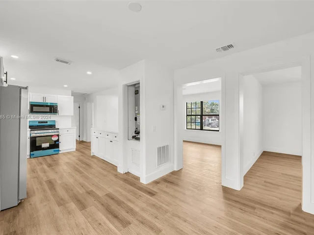 11 NE 17th Ave, Boynton Beach FL 33435