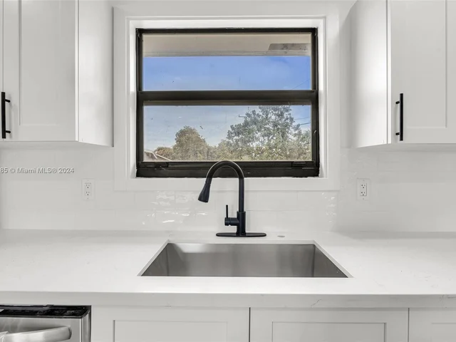 11 NE 17th Ave, Boynton Beach FL 33435