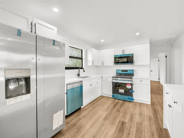 11 NE 17th Ave, Boynton Beach FL 33435