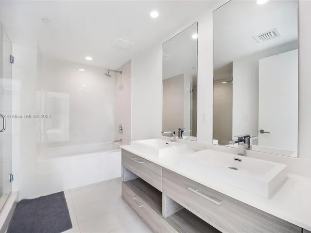 1300 S Miami Ave # 1705, Miami FL 33130