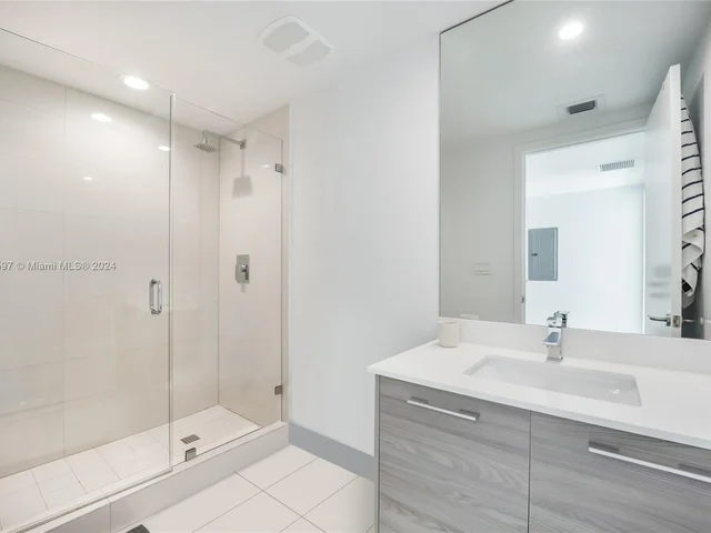 1300 S Miami Ave # 1705, Miami FL 33130