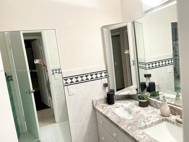 6731 NW 26th Way, Fort Lauderdale FL 33309