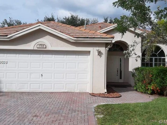 1315 NW 143rd Ave # 1315, Pembroke Pines FL 33028