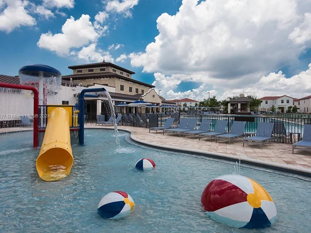 16934 sw SW 92nd St cir, Miami FL 33196