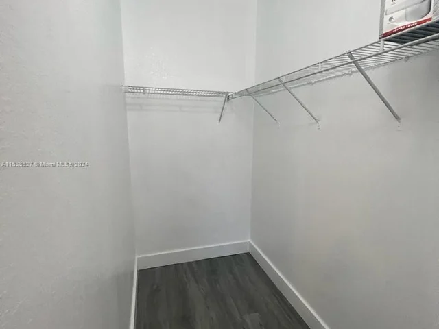 16934 sw SW 92nd St cir, Miami FL 33196