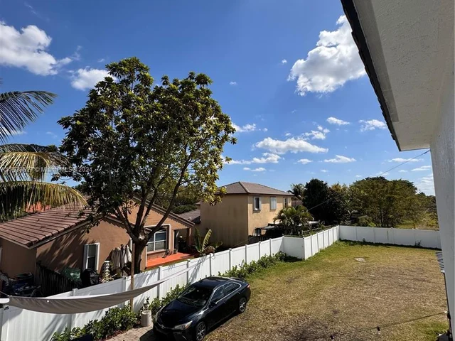 16934 sw SW 92nd St cir, Miami FL 33196