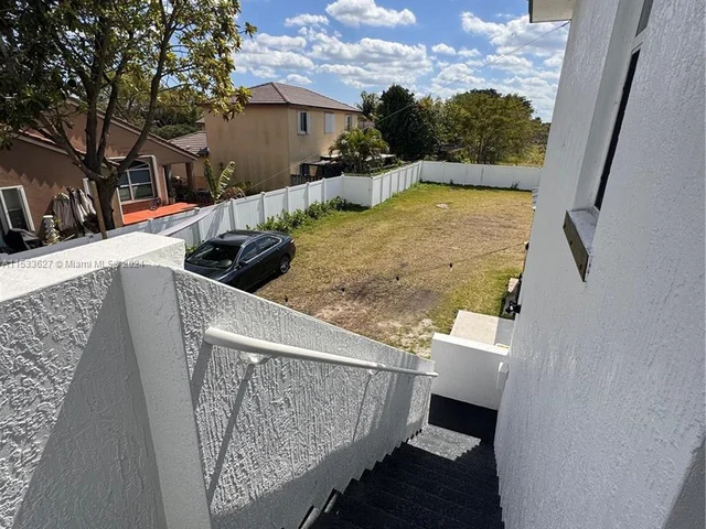 16934 sw SW 92nd St cir, Miami FL 33196