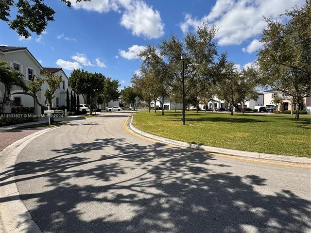 16934 sw SW 92nd St cir, Miami FL 33196
