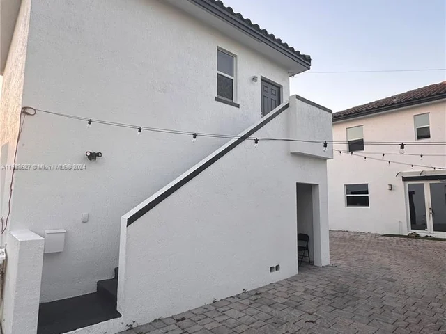 16934 sw SW 92nd St cir, Miami FL 33196