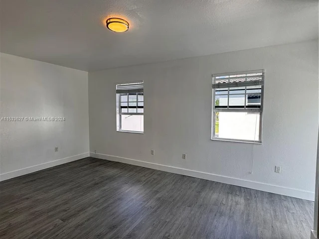 16934 sw SW 92nd St cir, Miami FL 33196