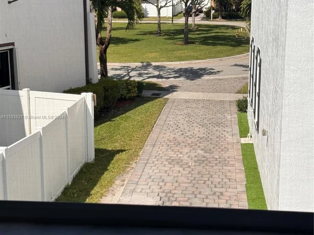 16934 sw SW 92nd St cir, Miami FL 33196