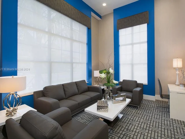 16934 sw SW 92nd St cir, Miami FL 33196