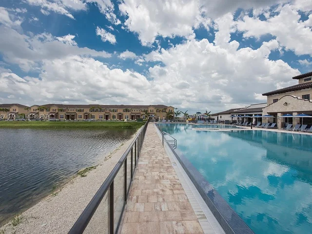 16934 sw SW 92nd St cir, Miami FL 33196