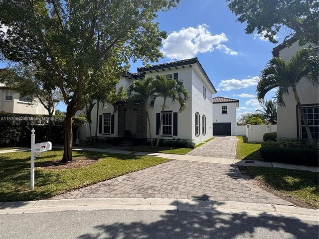 16934 sw SW 92nd St cir, Miami FL 33196