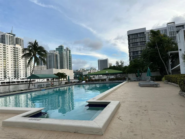 1000 Parkview Dr # 531, Hallandale Beach FL 33009