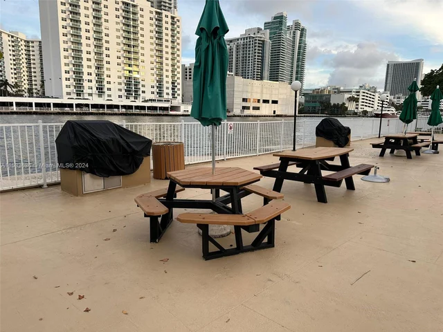 1000 Parkview Dr # 531, Hallandale Beach FL 33009