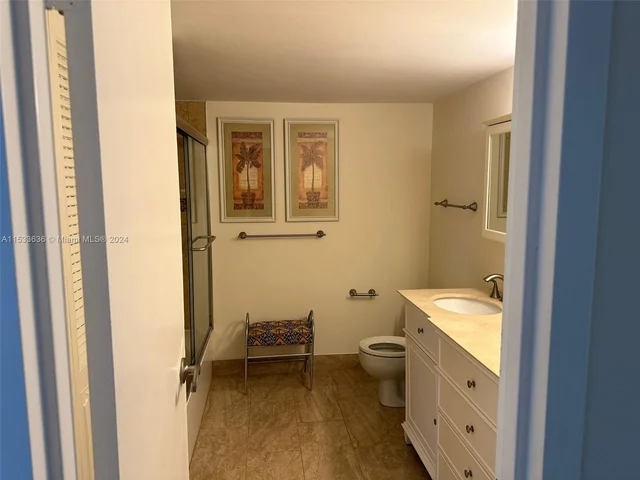 1000 Parkview Dr # 531, Hallandale Beach FL 33009