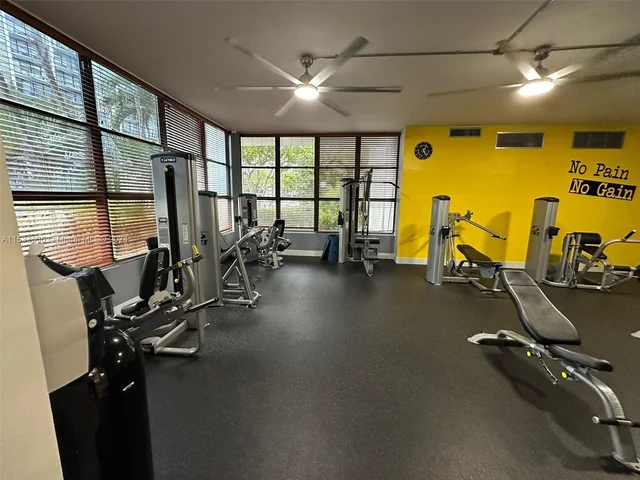 1000 Parkview Dr # 531, Hallandale Beach FL 33009