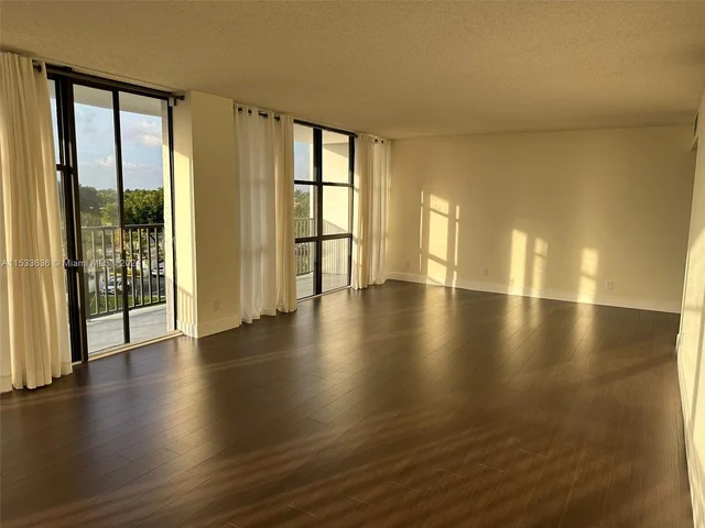 1000 Parkview Dr # 531, Hallandale Beach FL 33009