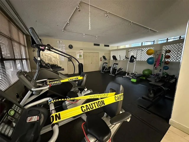 1000 Parkview Dr # 531, Hallandale Beach FL 33009