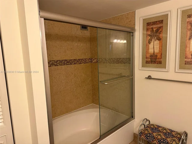 1000 Parkview Dr # 531, Hallandale Beach FL 33009