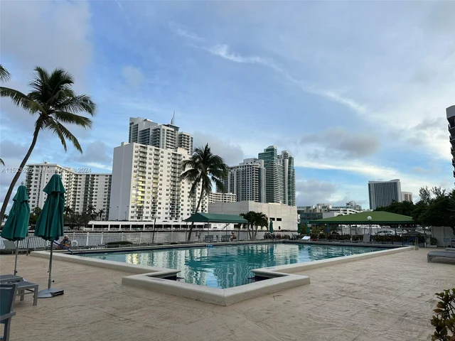 1000 Parkview Dr # 531, Hallandale Beach FL 33009