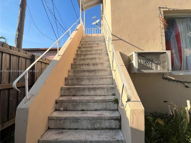 1935 SW 2nd St # 2, Miami FL 33135