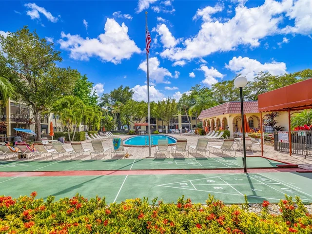 257 S Cypress Rd # 425, Pompano Beach FL 33060