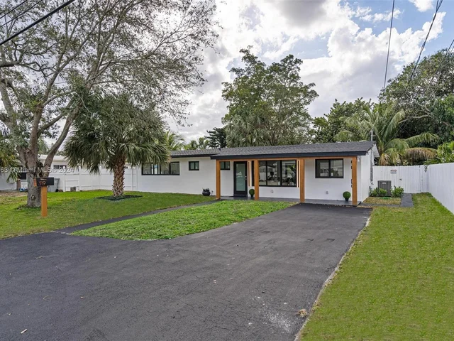 319 NE 12 Ave, Pompano Beach FL 33060