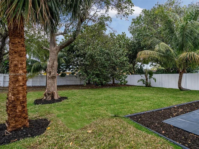 319 NE 12 Ave, Pompano Beach FL 33060