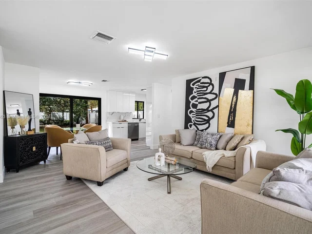 319 NE 12 Ave, Pompano Beach FL 33060