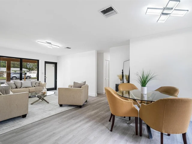 319 NE 12 Ave, Pompano Beach FL 33060