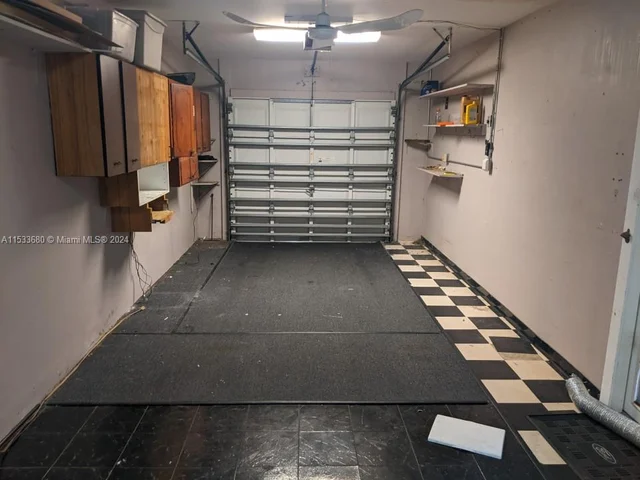 4460 NW 19th Ave, Oakland Park FL 33309