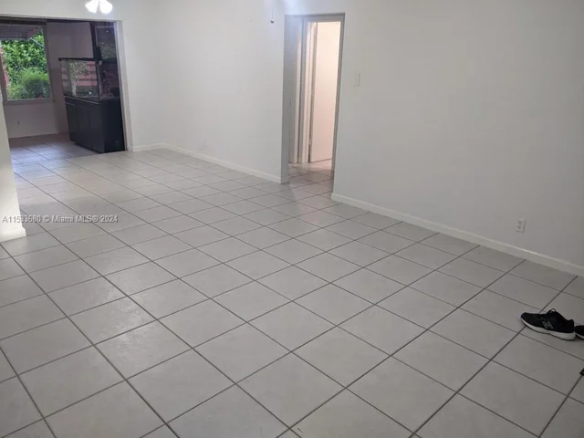 4460 NW 19th Ave, Oakland Park FL 33309