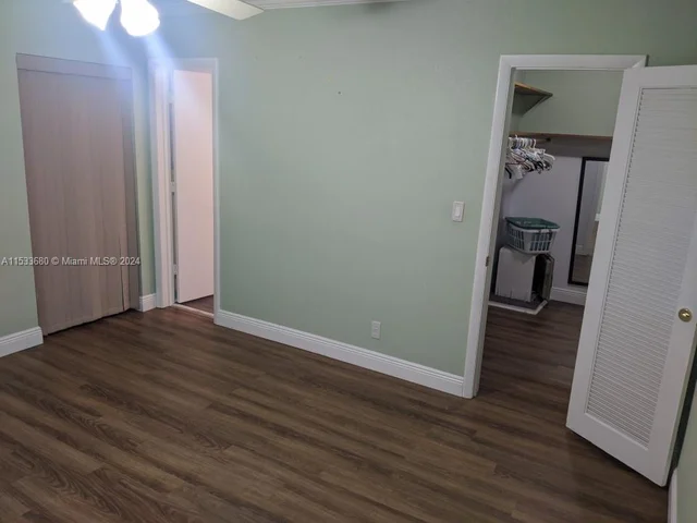 4460 NW 19th Ave, Oakland Park FL 33309