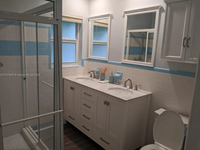 4460 NW 19th Ave, Oakland Park FL 33309