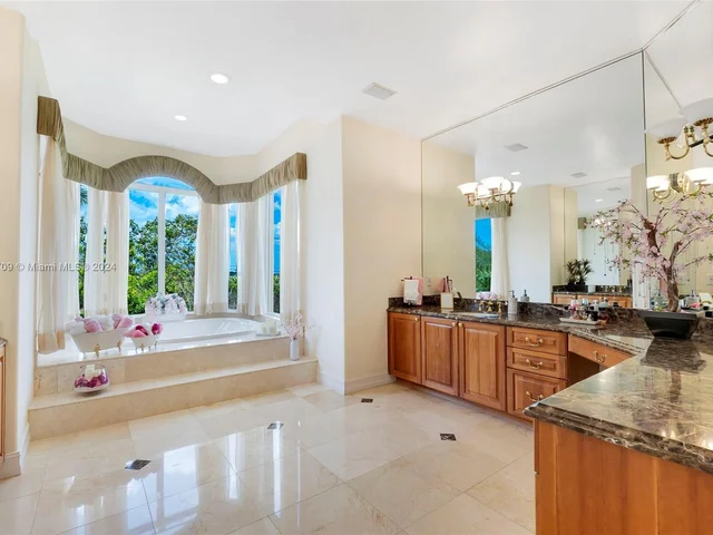 16990 SW 184th St, Miami FL 33187