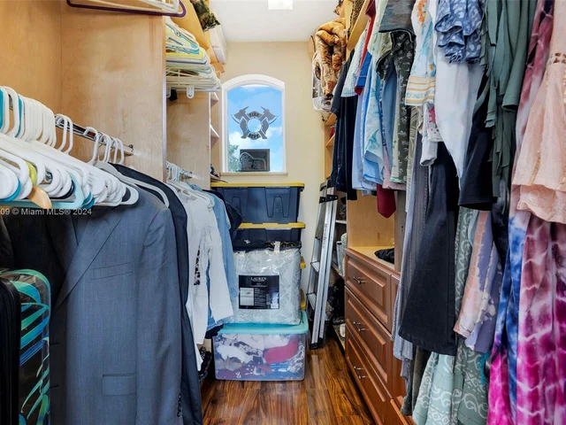 16990 SW 184th St, Miami FL 33187