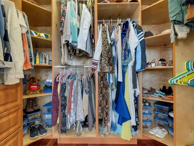 16990 SW 184th St, Miami FL 33187