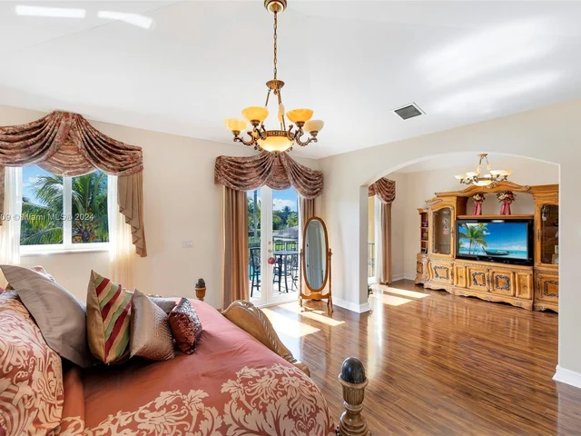 16990 SW 184th St, Miami FL 33187