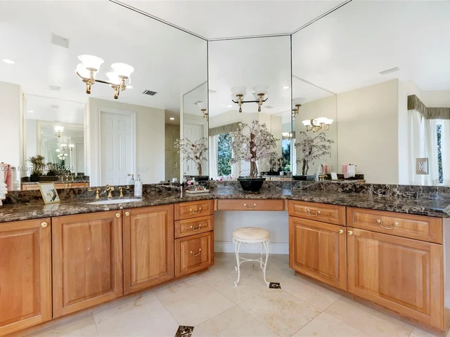 16990 SW 184th St, Miami FL 33187