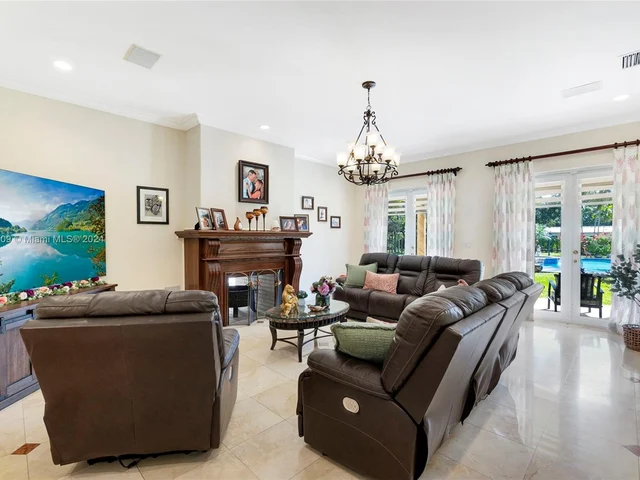 16990 SW 184th St, Miami FL 33187