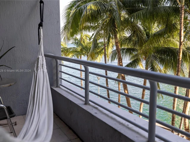 335 S Biscayne Blvd # 303, Miami FL 33131