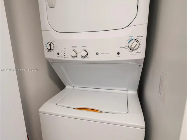 335 S Biscayne Blvd # 303, Miami FL 33131