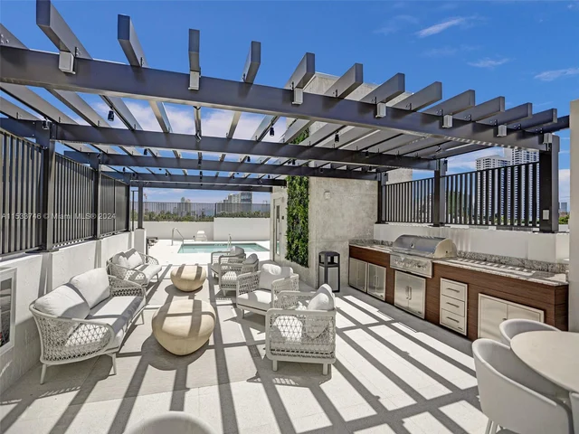 1030 15th St # 207, Miami Beach FL 33139