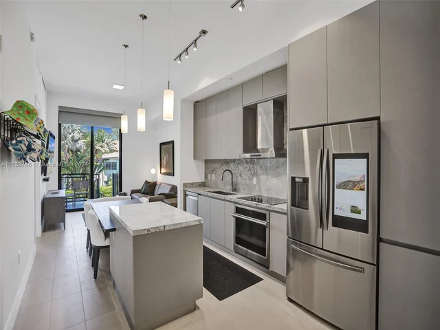 1030 15th St # 207, Miami Beach FL 33139