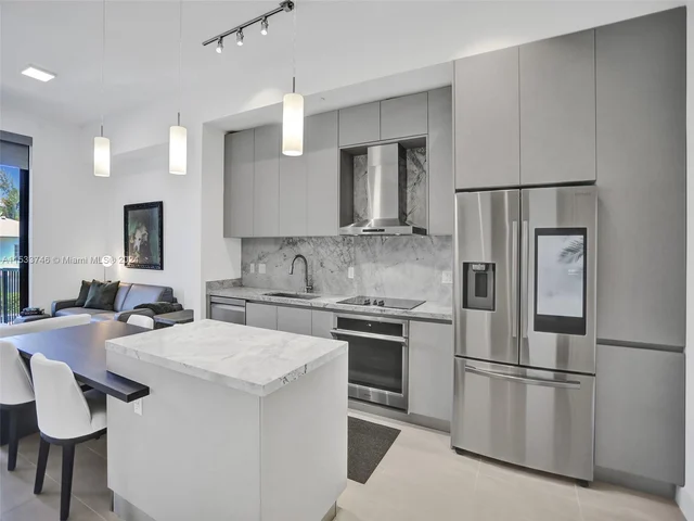 1030 15th St # 207, Miami Beach FL 33139