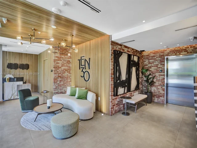 1030 15th St # 207, Miami Beach FL 33139